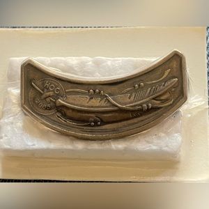 HOG 2005 feather pin. Color bronze.